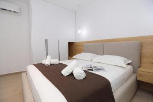 Sea Side Palm Modern Suites - Happy Rentals