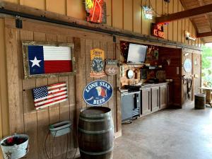 Pet-Friendly Cabin Rental with Creekside Views near Bandera, Texas