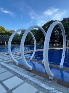 5 mins from Airport NAIA T1 Arista Place 1BR 2BR Veranda Parking Fast Wifi Netflix