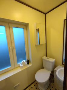 Peaceful 2 room garden house near city centre