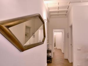 Helmirage Luxury Trevi