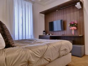 Helmirage Luxury Trevi