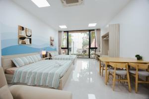 2bed 2bath Apartment w Lift - Spacious & Quiet - 10min walk to Attractions