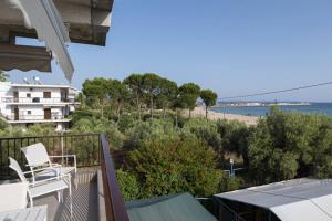 Sandra Seafront Apartment by RentalsPro Services - Nea Moudania