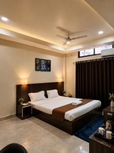 Airport Oasis Hotel