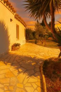 Exclusive villa with private garden