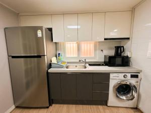 Private Cozy Apartments at Yeonnam and Hongdae area