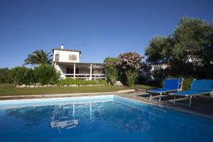 Villa Paolina, private pool, large shady patio, bbq