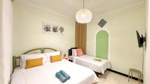 Stylish 6BR Stay Near Prawirotaman & Malioboro