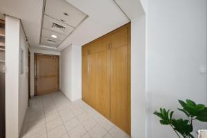 Modern Studio Steps from Metro Prime Location