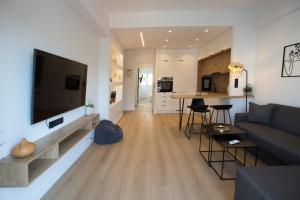 Midway Acropolis View Apartment