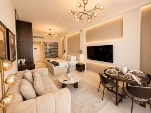 Renovated Palm Views Sea View Studio