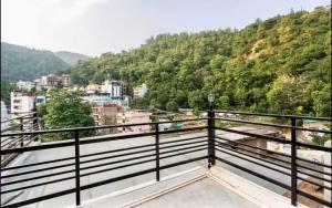 2BHK Apartment with Terrace-Cozy Stays Tapovan Rishikesh