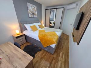 Skyline Haven with private parking garage, 4 star