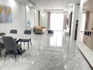 Hotel Apartment 18 Pham Hung, Hanoi