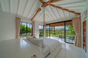 Wellness Bisous - Stunning 4BR Ubud Villa with Spa & Rice Field Views