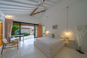 Wellness Bisous - Stunning 4BR Ubud Villa with Spa & Rice Field Views