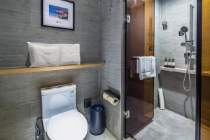 Atour Hotel Qingdao North Station New City Center