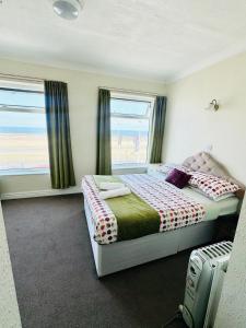 Cherish Lewis Sea View Hotel