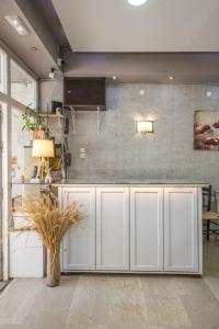 Bikakis Family Apartments