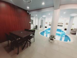 Avana Hills Tagaytay Manor Paris Suites