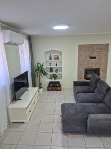 Tyzenhauz Apartment Vilnius 5 Min Walk to Old Town