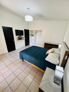 3 Bedrooms Home. Walking distance to the Malecon.