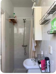 Alquila solo la Habitación cómoda no el piso entero en el centro