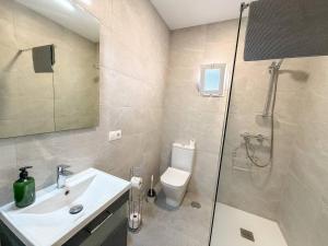 Hidden gem! 1 bedroom flat, mins walk to La Cala