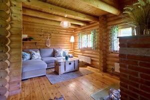 Log house Allikas