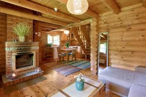 Log house Allikas