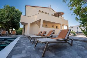 Apartments Lokvica with pool