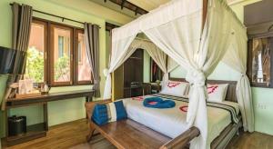 Beach Club Koh Tao
