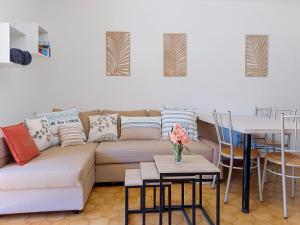 Apartment LIris by Interhome