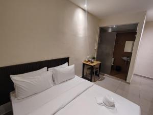 Swing & Pillows - Dream Inn Bandar Mahkota Cheras, Selangor