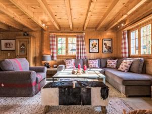 Chalet Larix by Interhome