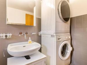 Holiday Home Haus bei Grindelwald by Interhome