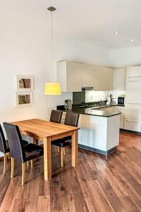 Apartment Haus zum Alpenblick - Ofenhorn by Interhome