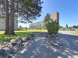 Apartment Hyacint with parking by Interhome