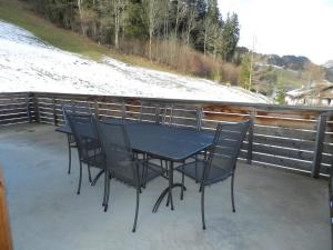 Apartment Gletscherblick- Chalet Appartement-Fewo- Dusche oder Bad- WC 10-Bettwohnung by Interhome
