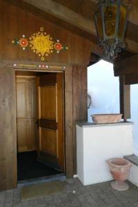 Apartment Media Appartement-Fewo- Dusche oder Bad- WC 6-Bettwohnung by Interhome