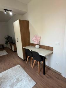 H & S Apartment