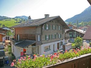 Apartment Pfander Appartement-Fewo- Dusche und Bad- WC- 3 Schlafräume 7-Bettwohnung by Interhome