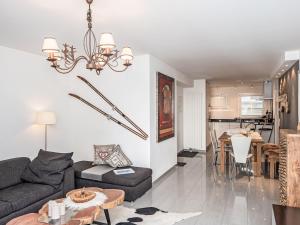 Apartment Chesa Enania by Interhome