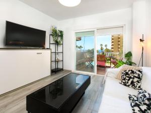 Apartment Son de Mar Gondola by Interhome