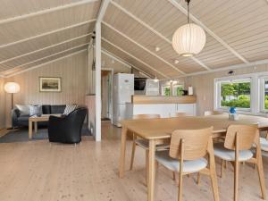 Holiday Home Naninja - 680m from the sea by Interhome