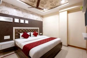 Hotel Aditya Grand Inn