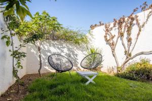 Cozy 2BR Flat with Terrace & Pool
