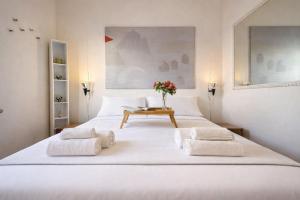 Charming 2BR Home Terrace & Great Lake View