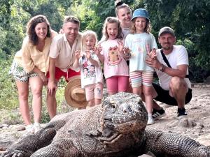 Sunrise Komodo Homestay